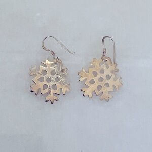 Beautiful sterling silver snowflake earrings